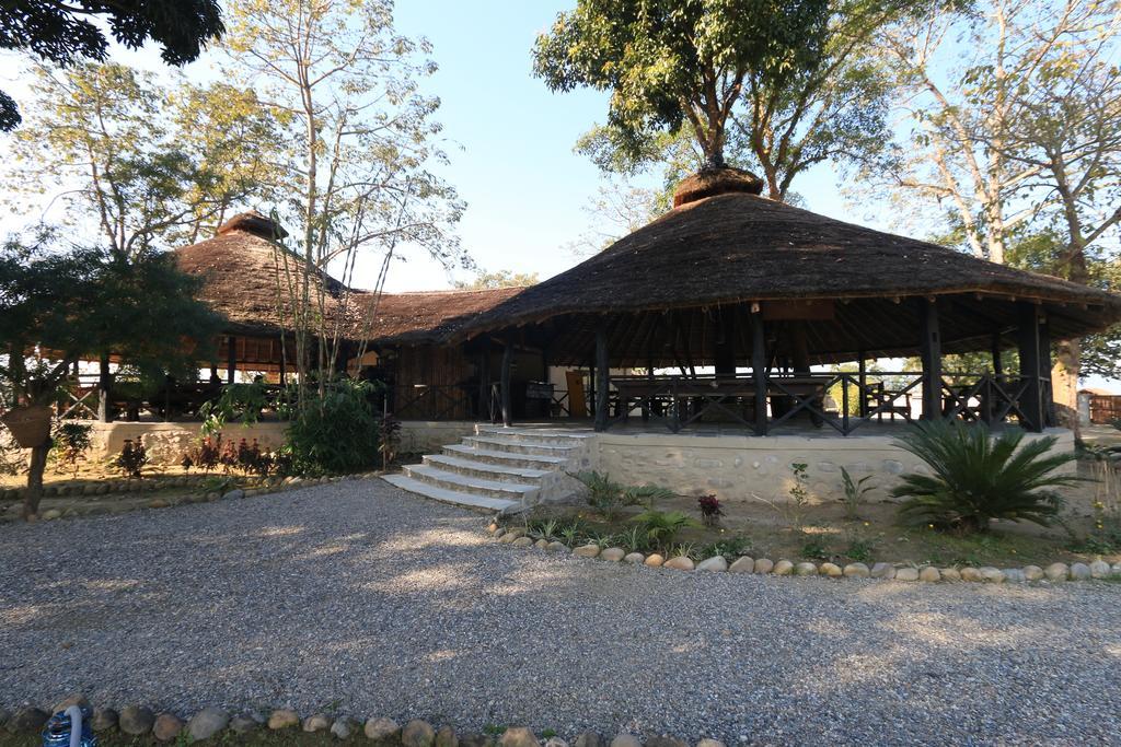 Готель Siddhartha Wildlife Retreat Meghauli Екстер'єр фото