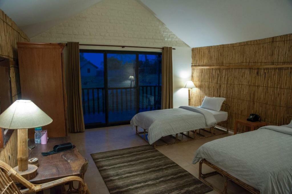 Готель Siddhartha Wildlife Retreat Meghauli Екстер'єр фото